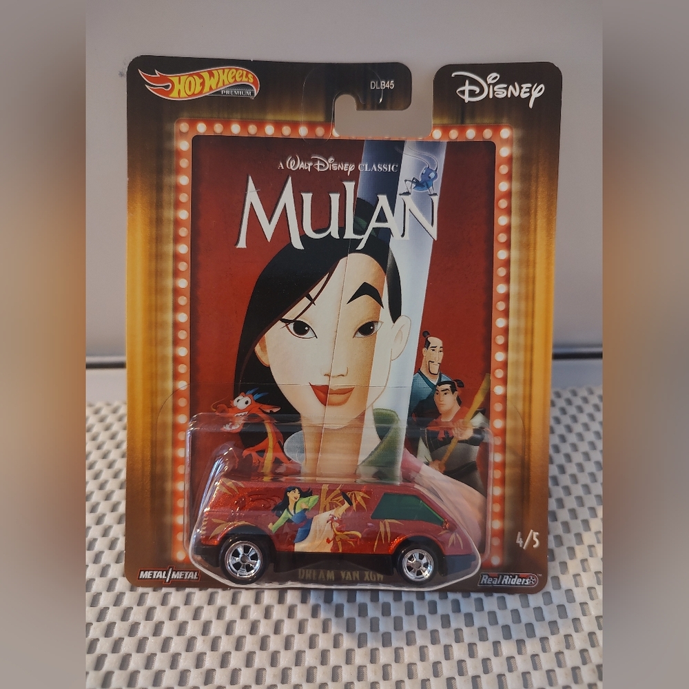 Hot Wheels Premium Walt Disney Classic Mulan Dream Van XGW NWT Real Riders Metal